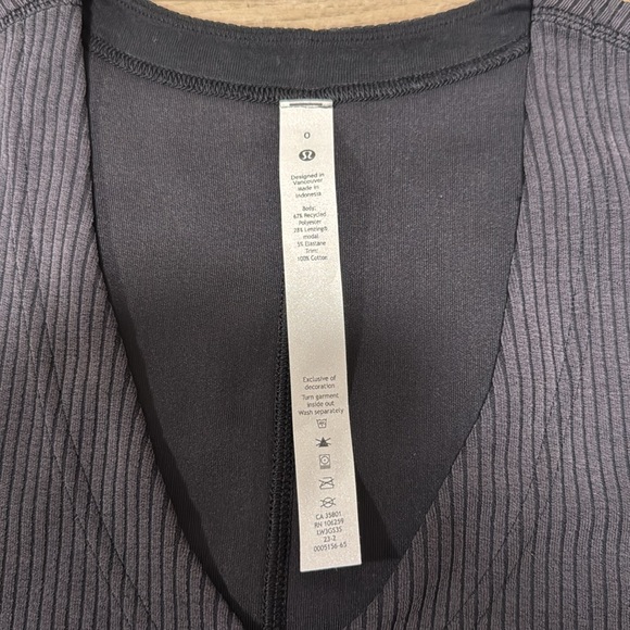 Lululemon Ribbed softstreme relaxed fit t shirt. - Picture 5 of 5
